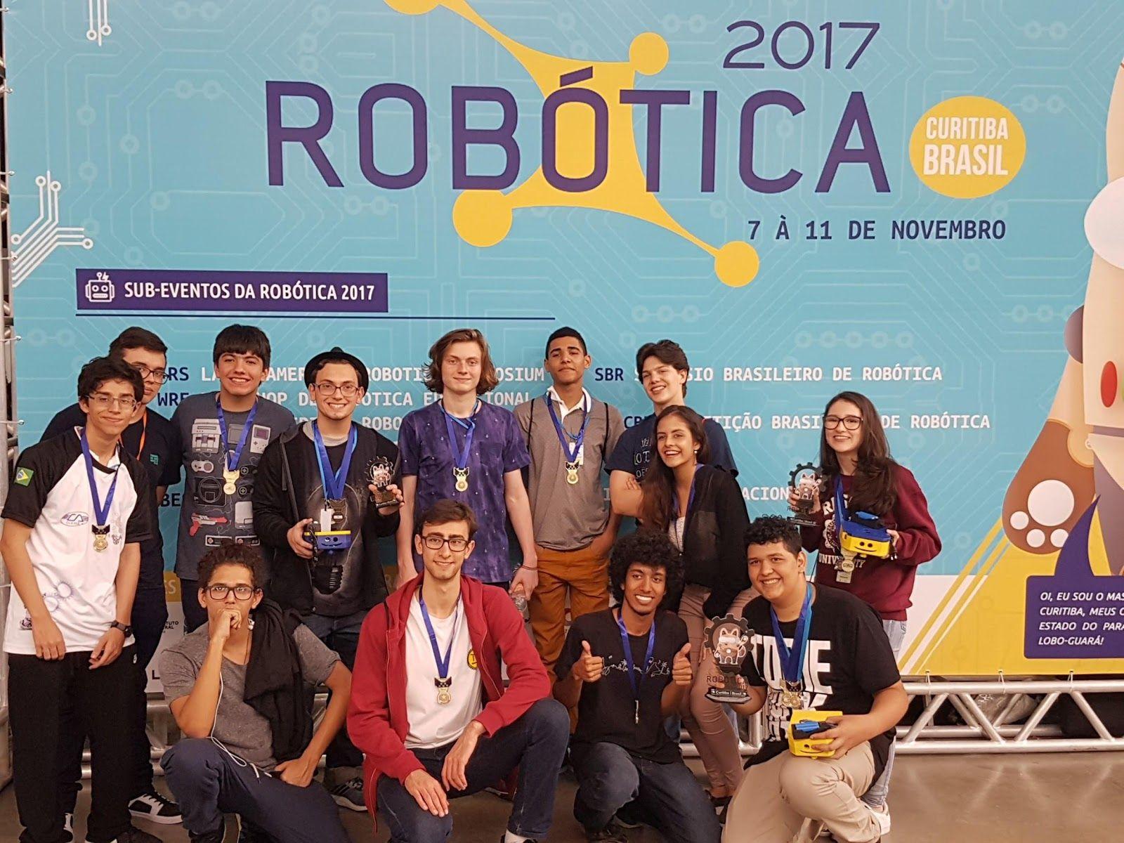 Foto: Participantes do minicurso de robótica na OBR 2017, Curitiba PR.